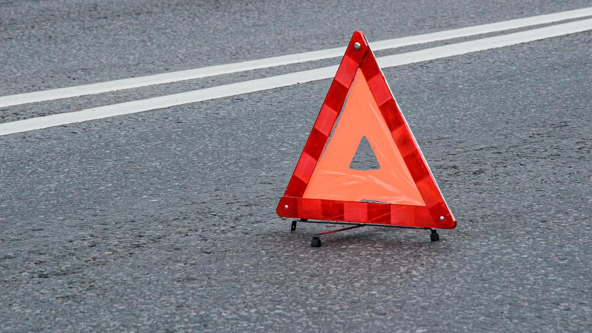 Four from Markapuram killed, six injured as SUV hits parked lorry on Macherla-Veldurthi highway