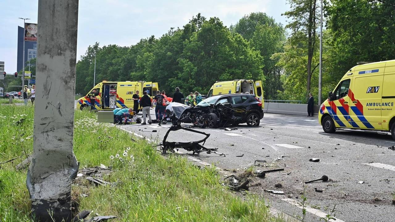 Ravage na fatale crash: man (82) komt om het leven, vrouw zwaargewond