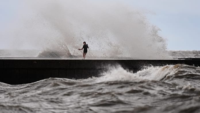 Dramatic California beach rescue after powerful waves hit Santa Cruz