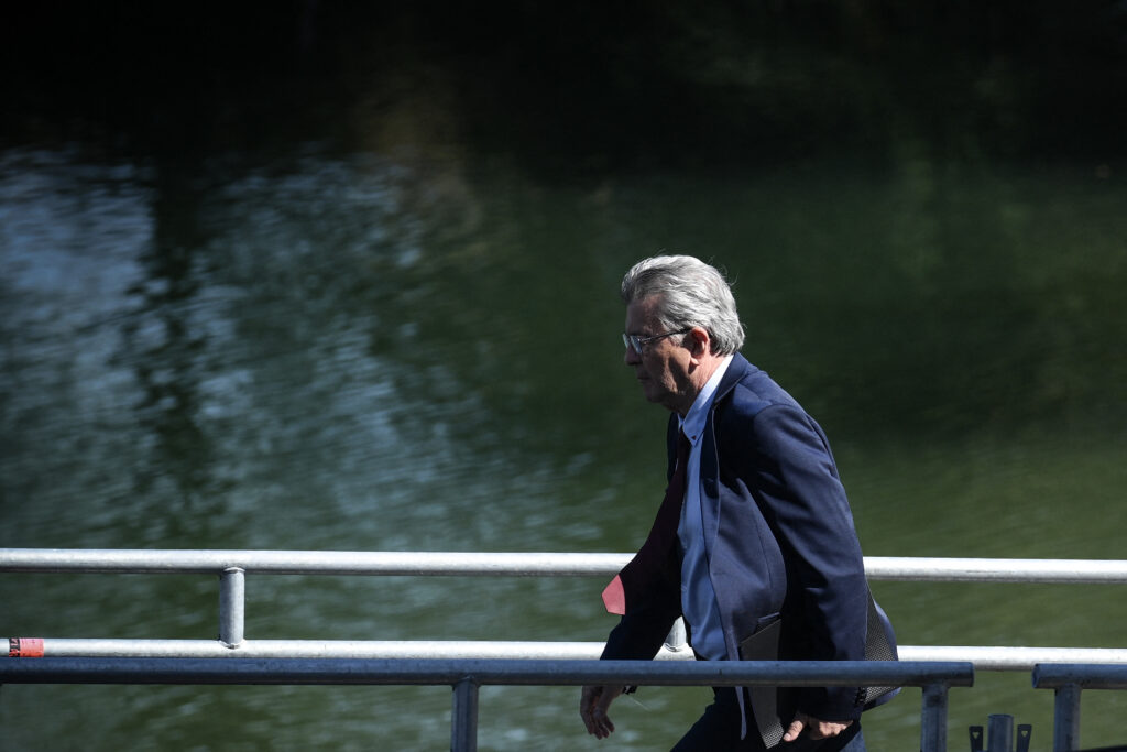 France’s imperiled moderates look weaker than ever ahead of first presidential debate
