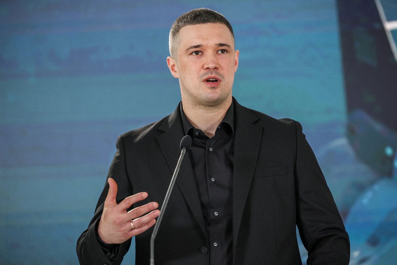 Zelensky's bondgenoot wordt een rivaal: ontslagen minister van Defensie roept op tot nieuwe verkiezingen. Maakt dat plan kans?