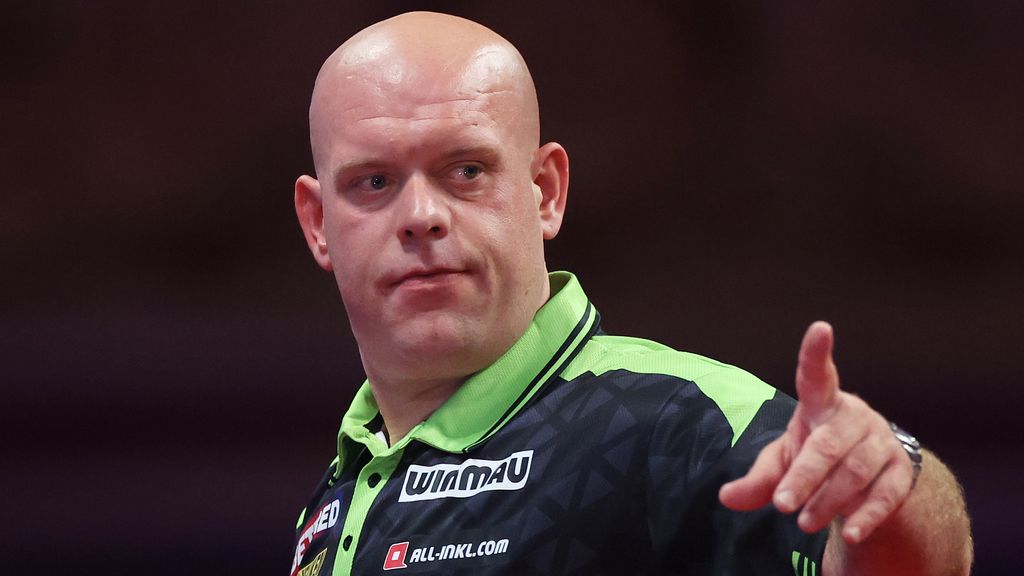 Van Gerwen in Amsterdam overtuigend langs nummer één Humphries