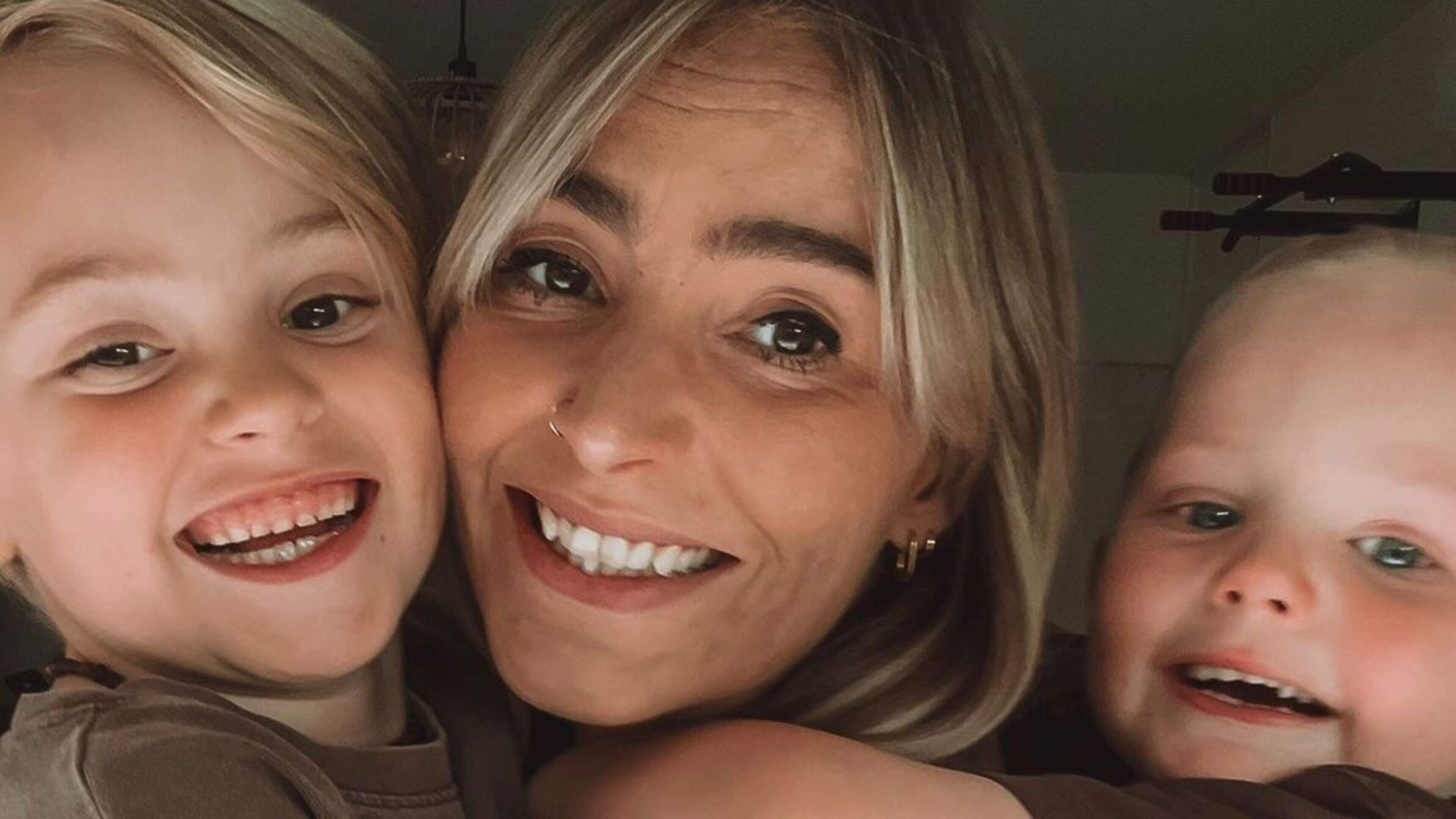 Suus (35) kreeg na borstkankerdiagnose een positieve zwangerschapstest: ’Angst om mijn kinderen alleen achter te laten was zo groot’