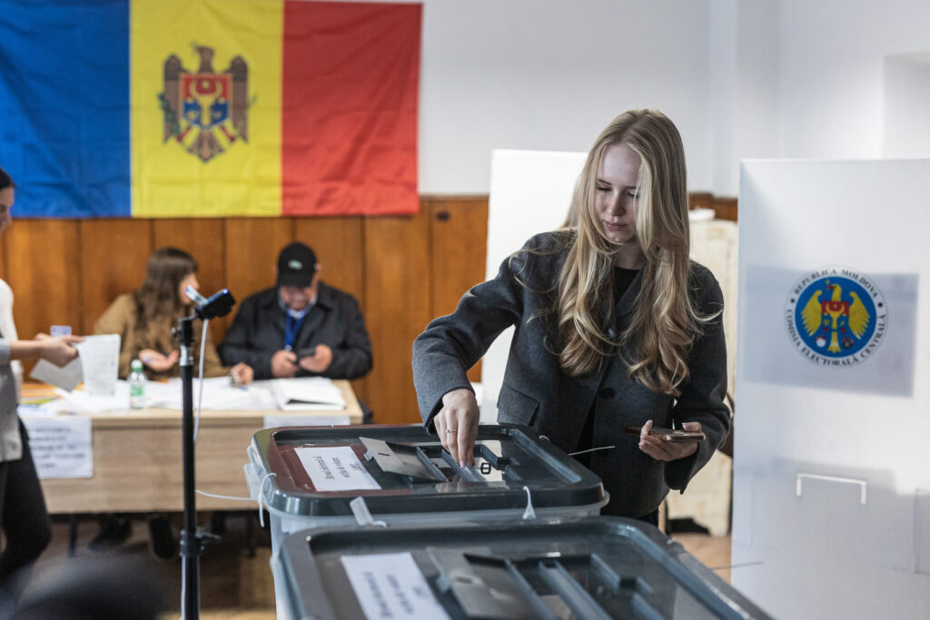 Pro-EU party leads in high-stakes Moldovan election
