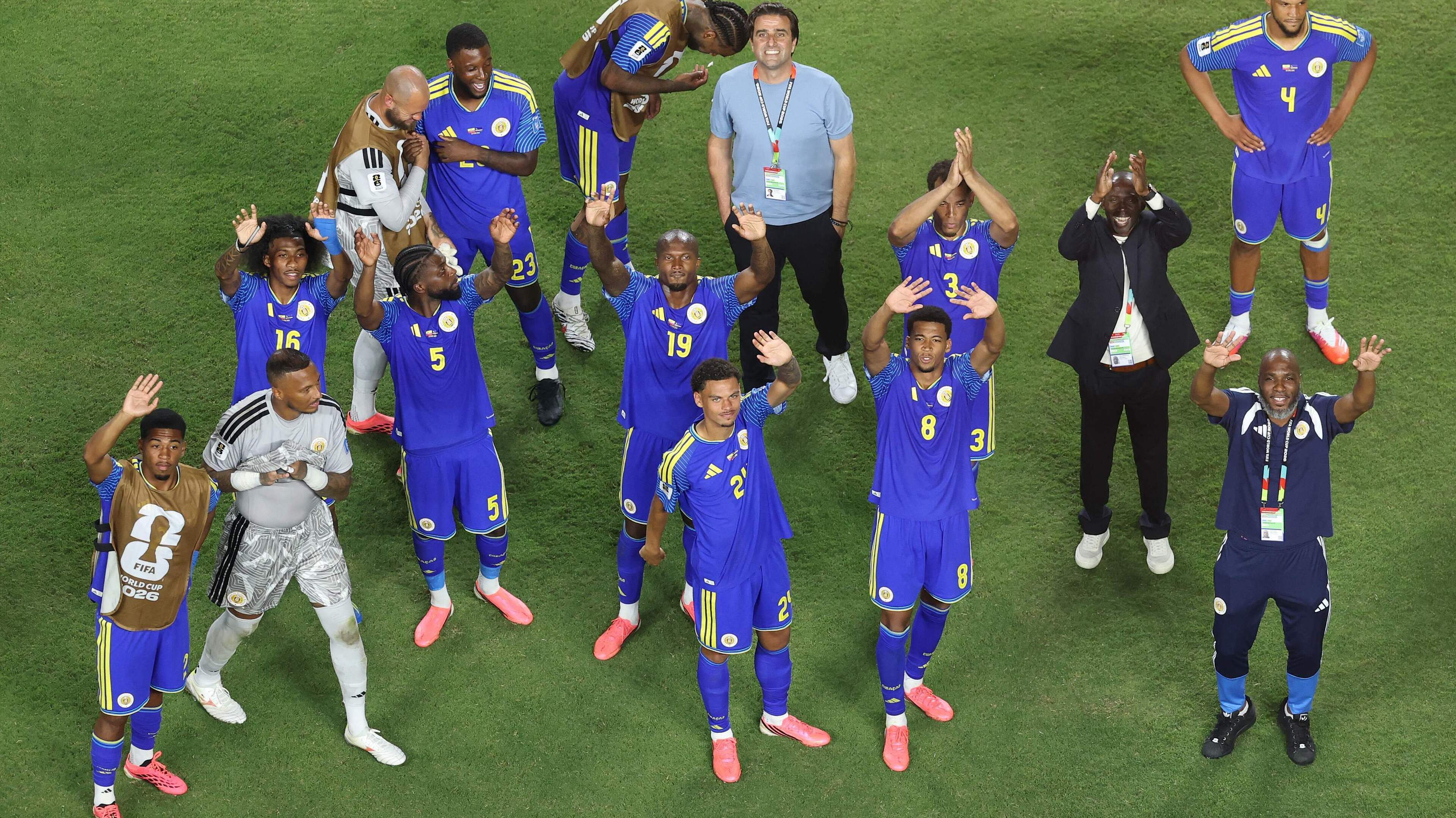 Run op WK-tickets: ’Voetbalgekte op Curaçao is niet normaal’