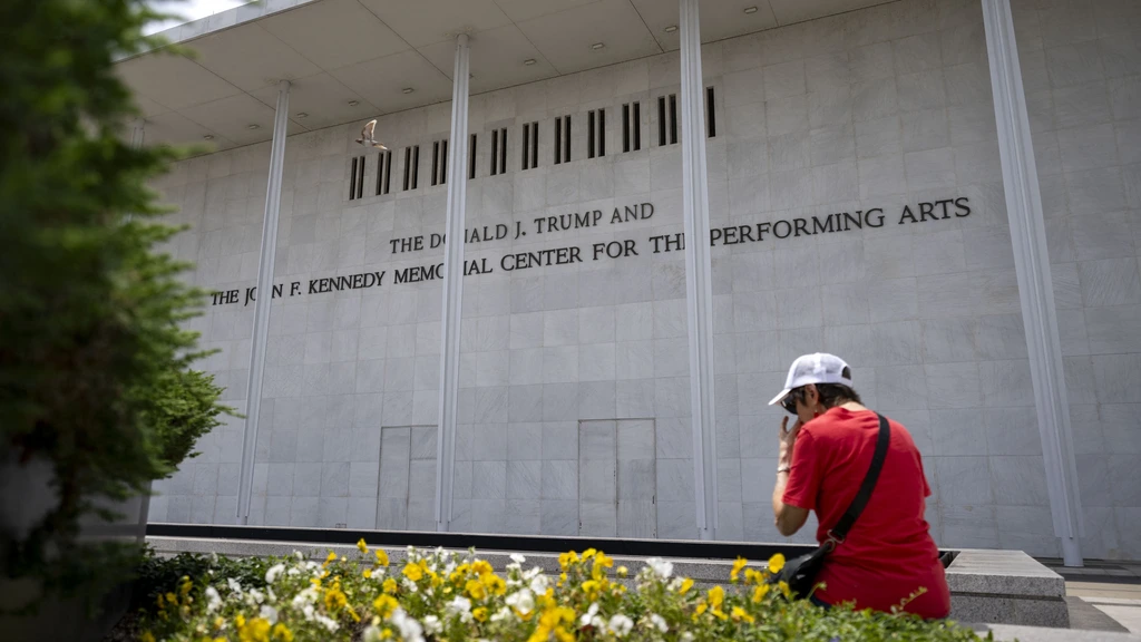 Kennedy Center draagt personeel op naam Trump te verwijderen