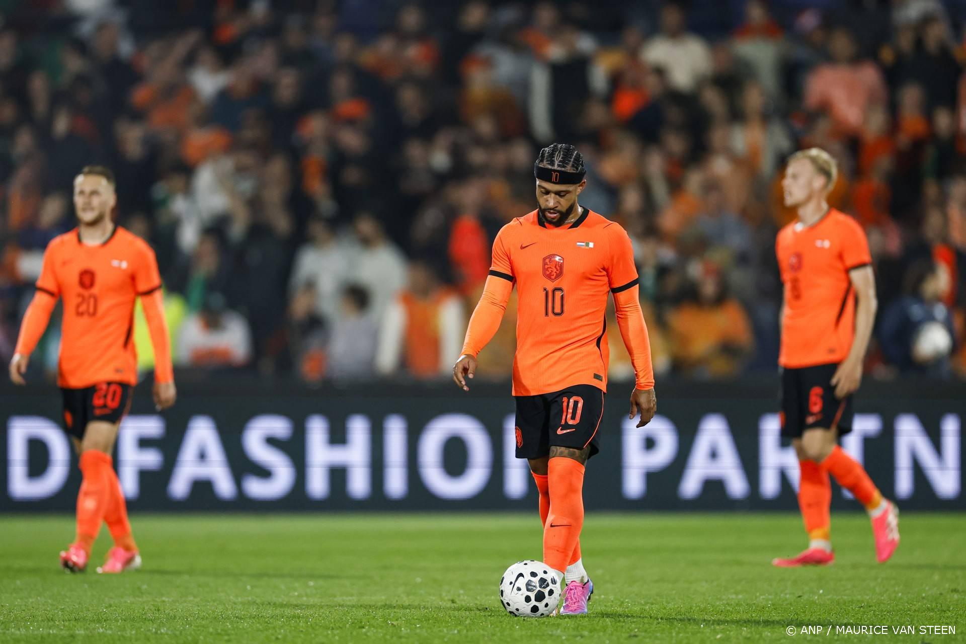 Oranje verliest voorlaatste oefenduel voor WK van Algerije (0-1)