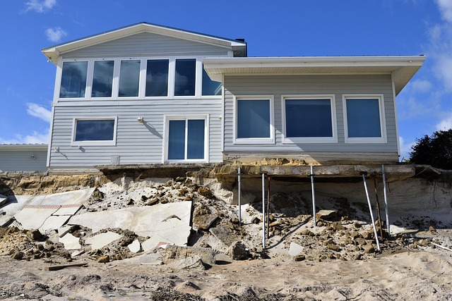 North Carolina communities scramble to protect shorelines as erosion eats away at homes