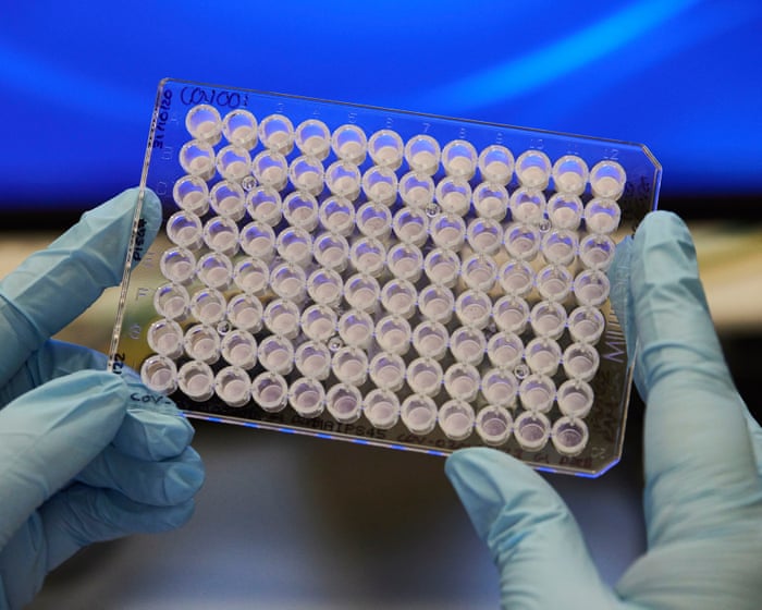 AstraZeneca holds talks with US cancer drug developer in $400bn merger