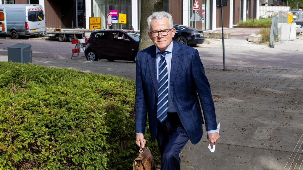 Opnieuw boete geëist tegen oud-burgemeester Schuiling om masturberen achter stuur