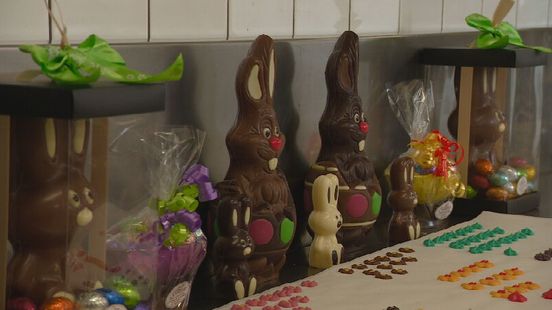 Chocoladeprijs door het dak, maar: "Het hoort bij Pasen, dus dan koop ik ze ook"