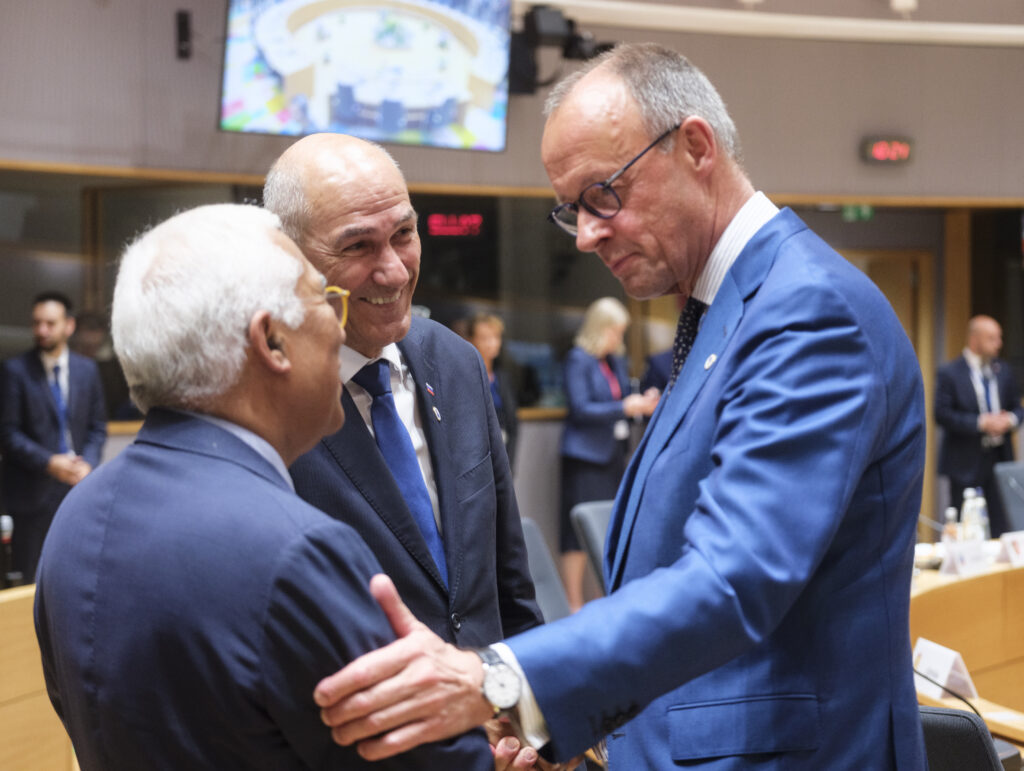 Macron, Merz attack EU’s stance on Putin talks
