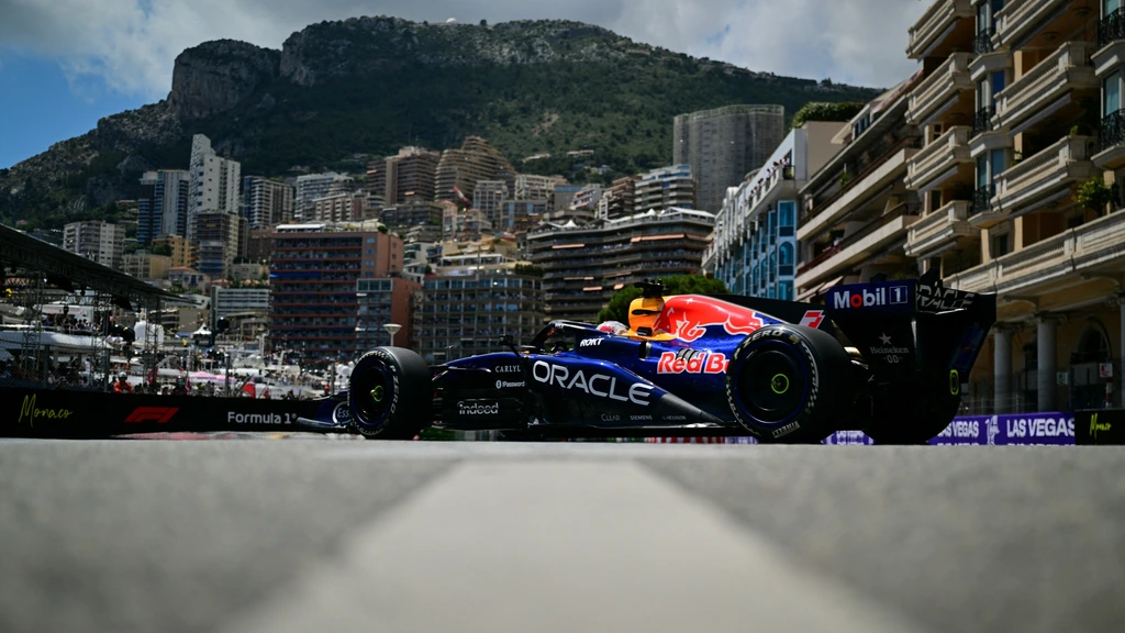 Hoopvolle vrijdag voor Verstappen in Monaco, Ferrari leidt de dans
