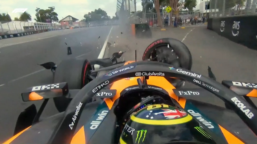Live: Oscar Piastri crashes and is out before the Aus GP