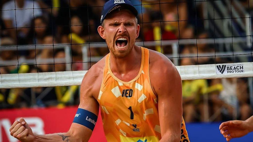 Twee Nederlandse beachvolleybalduo's in halve finales Elite16-toernooi
