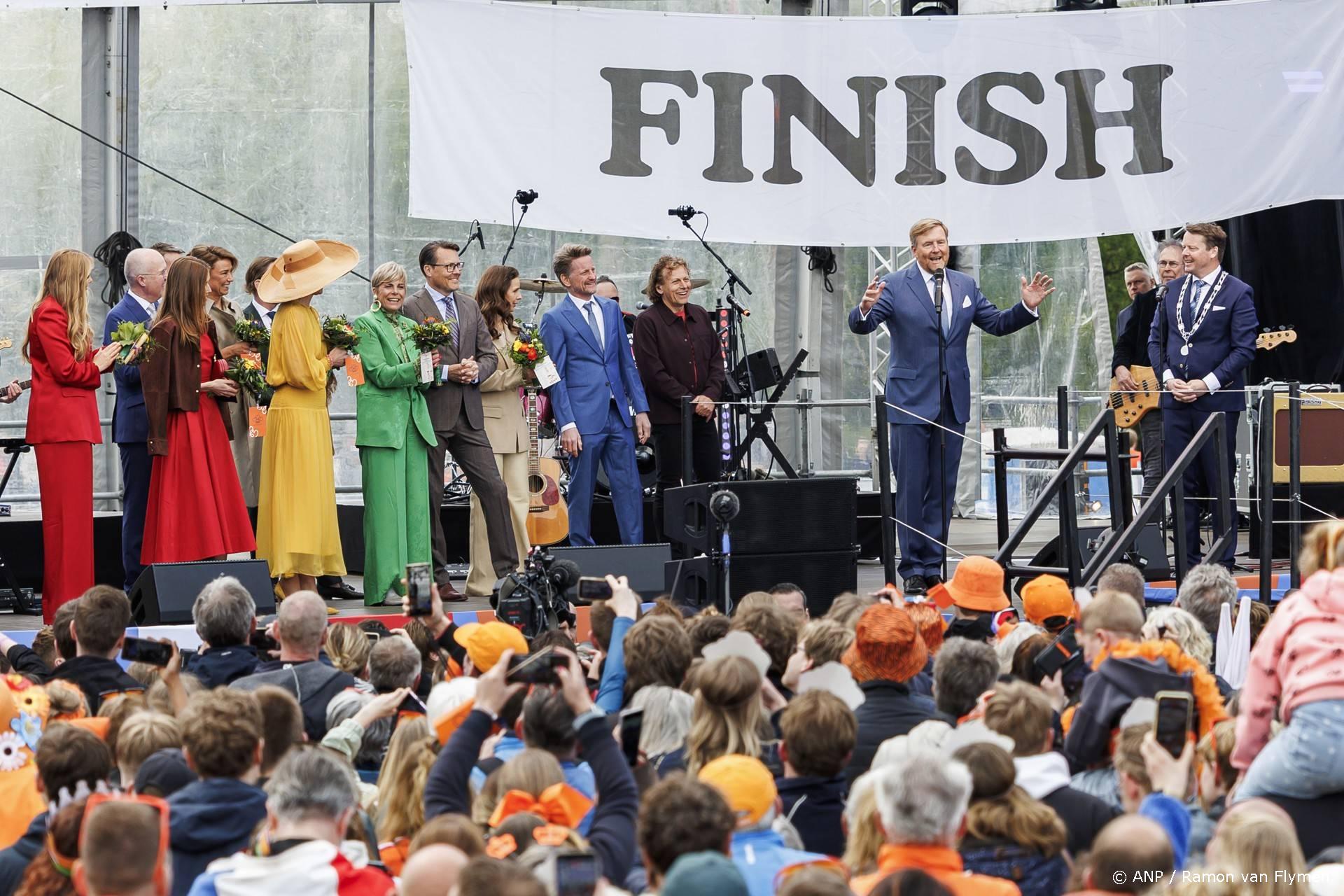 Willem-Alexander sluit ‘onvergetelijke Koningsdag’ in Dokkum af