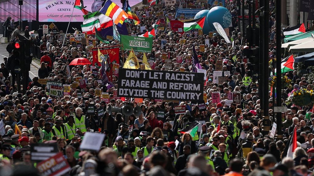 Mensenmassa op de been in Londen tegen extreemrechts en racisme