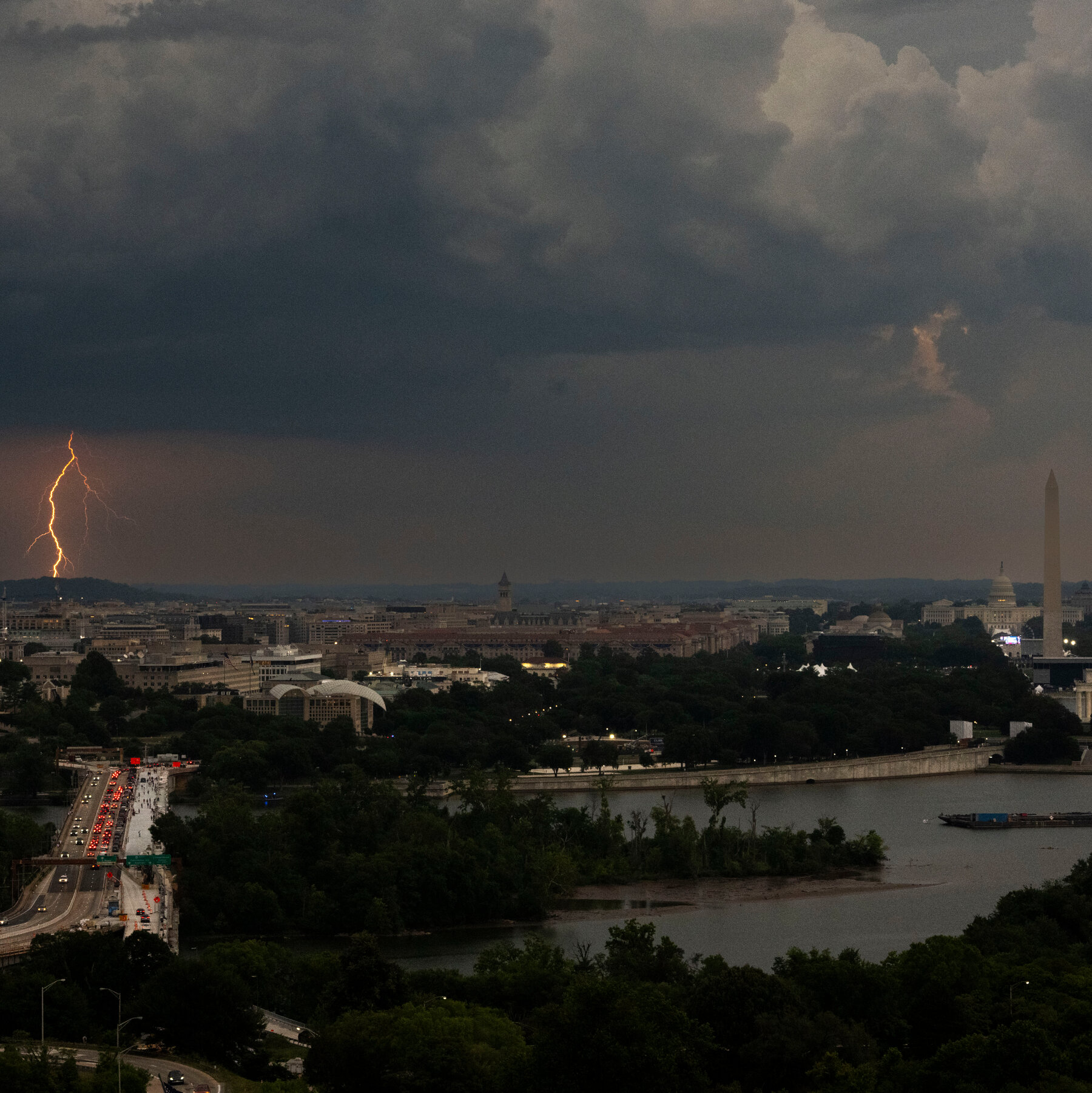 Crowds Evacuated as Storms Menace Washington Ahead of Trump Speech