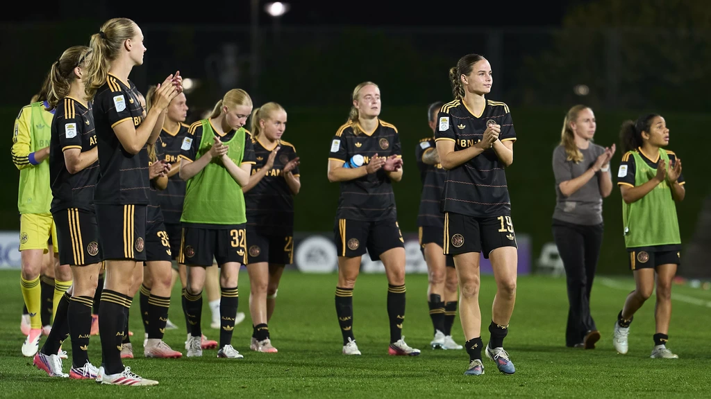 Voetbalsters PSV en Ajax uitgeschakeld in laatste voorronde Champions League
