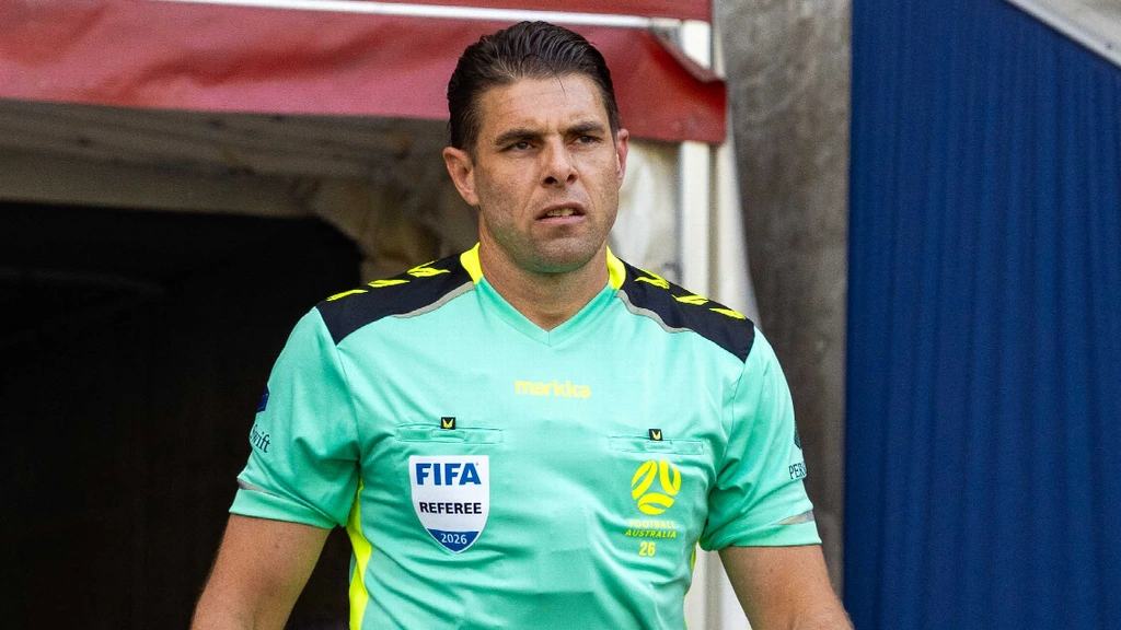 FIFA neemt geen maatregelen tegen VAR die werd beschuldigd van extreemrechts gebaar