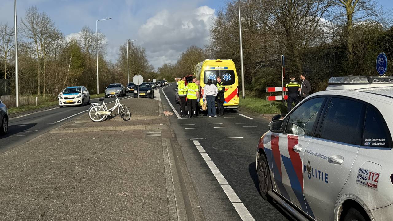 Fietser zwaargewond na aanrijding in Gemert