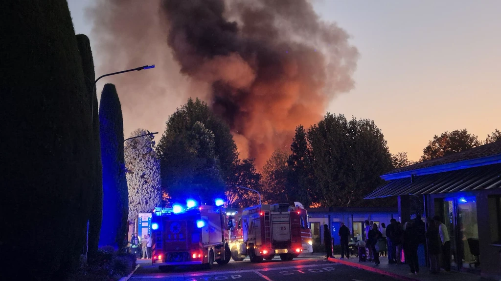 Gewonden bij brand op camping Gardameer, vakantiegangers helpen brandweer