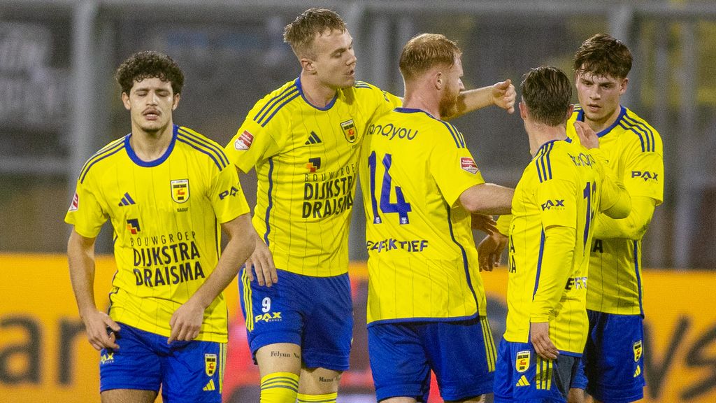 Veerkrachtig Cambuur blijft door zege op FC Eindhoven in spoor winnende koploper ADO