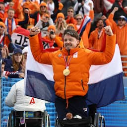 Zitskiër Kampschreur bezorgt Nederland eerste goud op Paralympische Spelen