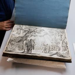 Rijksmuseum krijgt tekenboek uit zeventiende eeuw dat nog volledig intact is