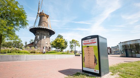 Speciale pizzaprullenbakken staan weer in binnenstad: 'Op zonnige dagen worden ze goed gebruikt'