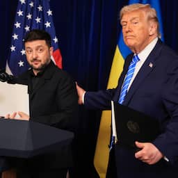 Zelensky teleurgesteld in Trump: 'Pijnlijk dat hij niet onze kant kiest'