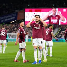 West Ham duwt Tottenham naar degradatiezone, Summerville maakt rentree