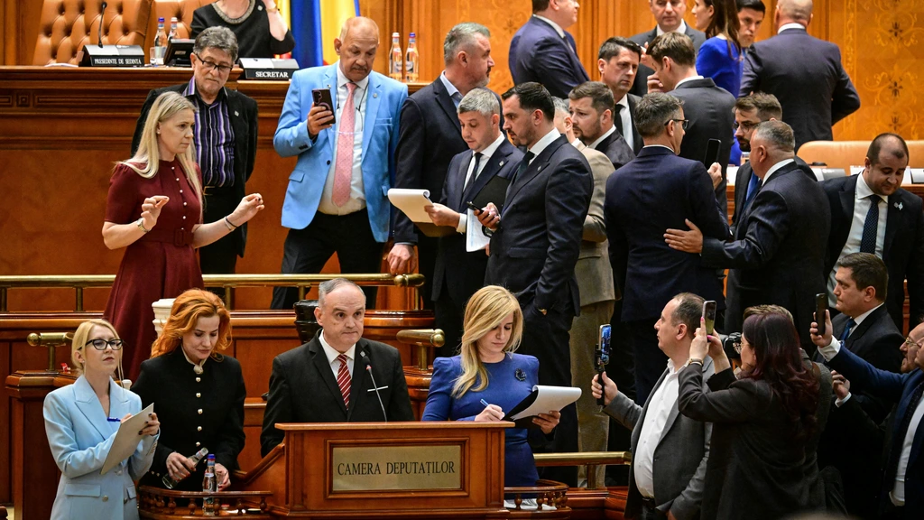 Roemeense parlement stemt regering weg na motie van wantrouwen