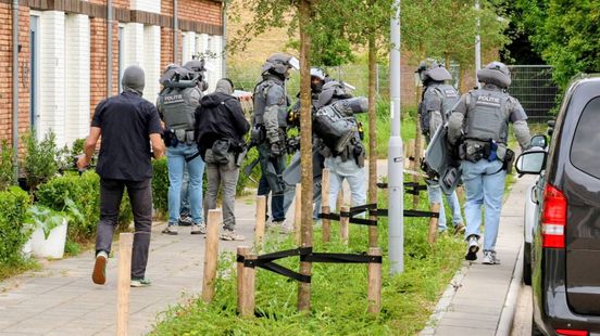 DSI beëindigt gijzeling: vijf verdachten aangehouden