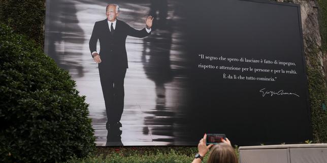 Le groupe Armani devra être cédé à un géant du luxe, a réclamé le styliste dans son testament