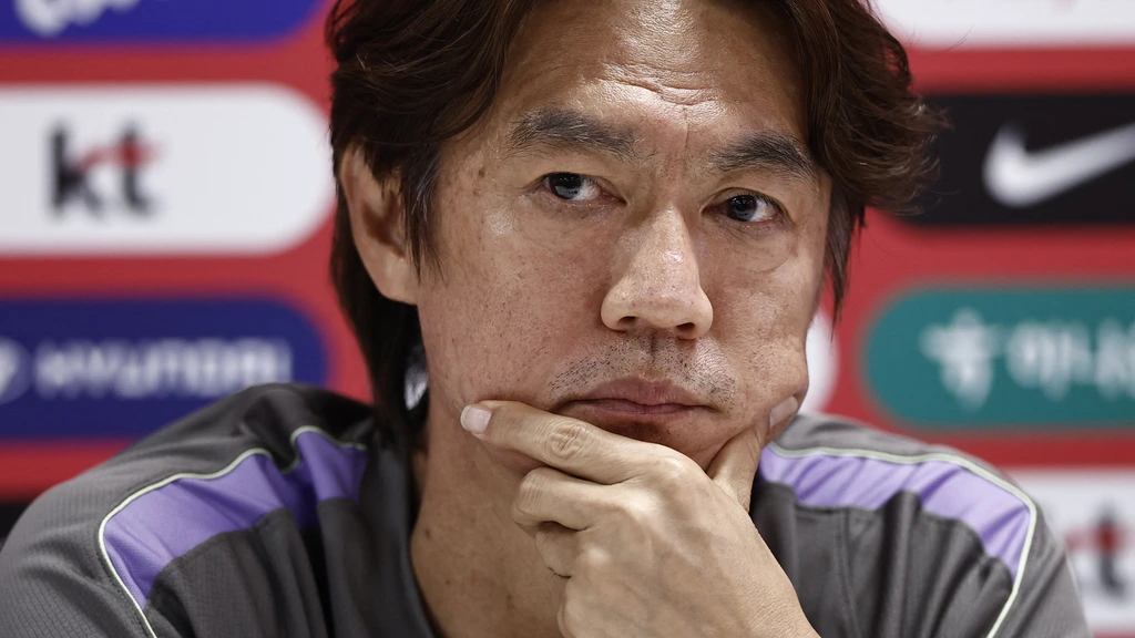 Zuid-Koreaanse politie valt binnen bij voetbalbond in onderzoek naar bondscoach Hong