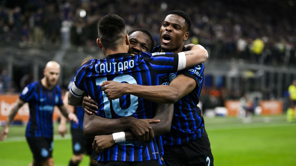 Klinkende zege Dumfries met Inter op Roma, waar Malen en Rensch spelen