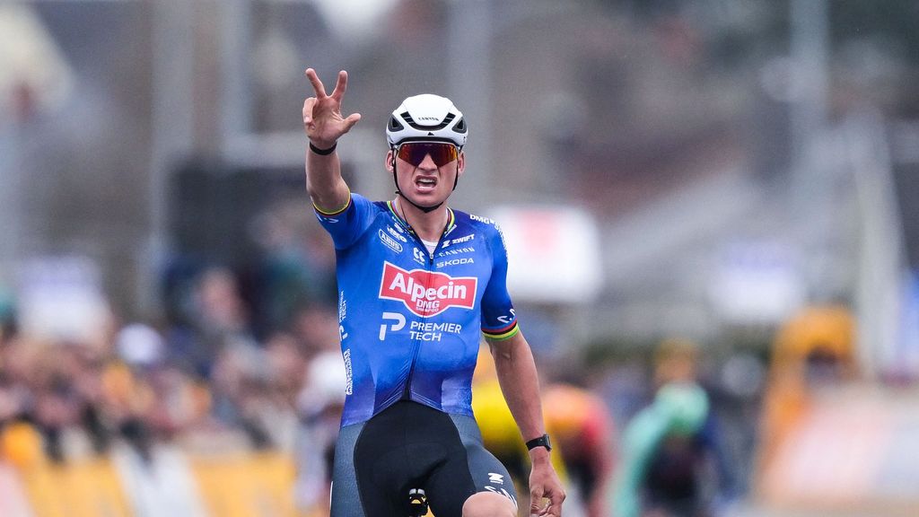 Van der Poel soleert door geaarzel achtervolgers naar derde zege in E3 Saxo Classic