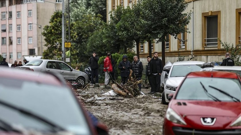 Dodental door overstromingen Istanbul loopt op