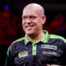 Van Gerwen straalt na bizar gemiddelde en welkome zege: 'Schrijf me niet af'