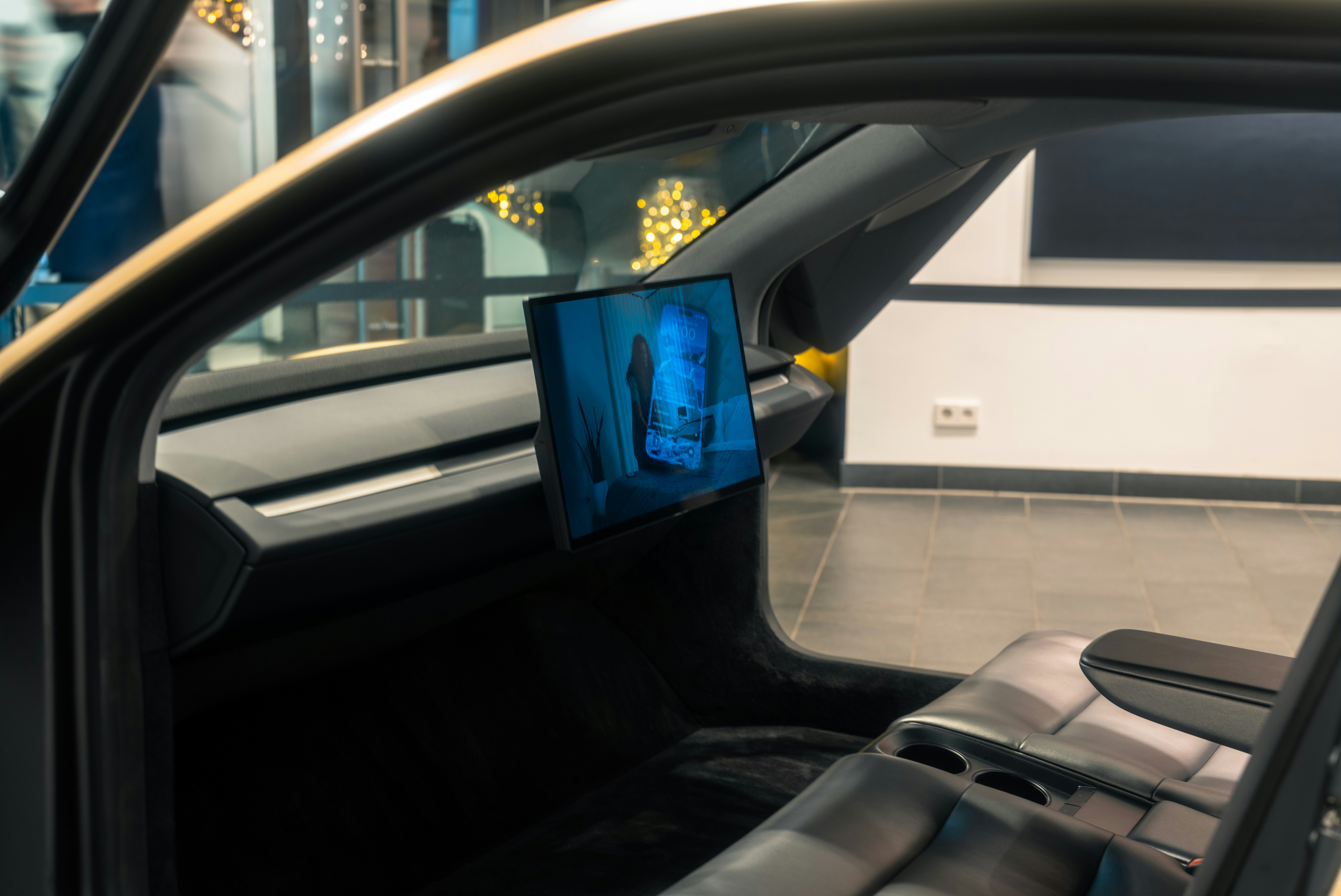 Frankrijk verzet zich tegen zelfrijdende Tesla’s op de weg, hoe zit dit in Nederland?