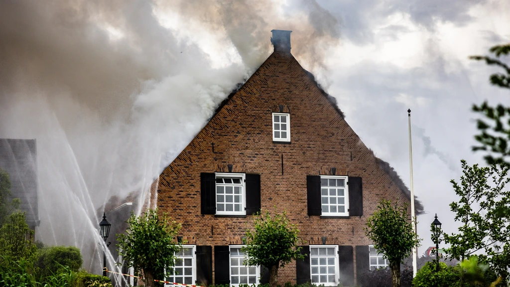 Code oranje voorbij, op meerdere plekken woningbrand door blikseminslag