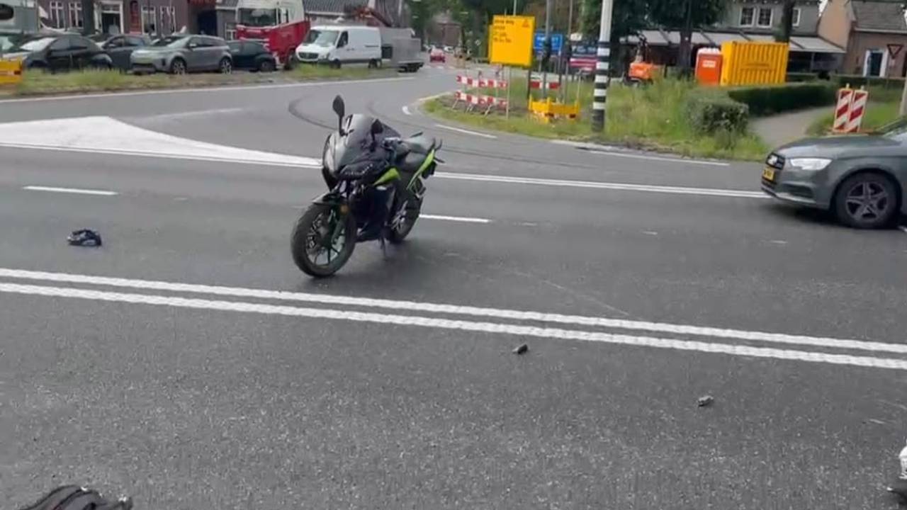 Opnieuw ongeluk op kruising Helvoirt: 'Voet gebroken, brommer total loss'