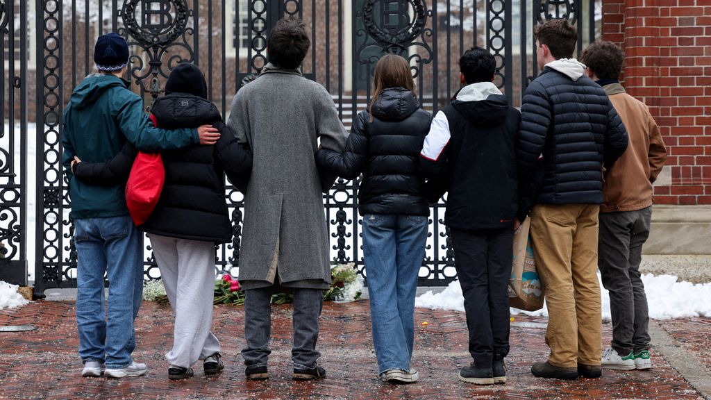 Opgepakte man schietpartij universiteit VS weer vrij, schutter toch nog voortvluchtig