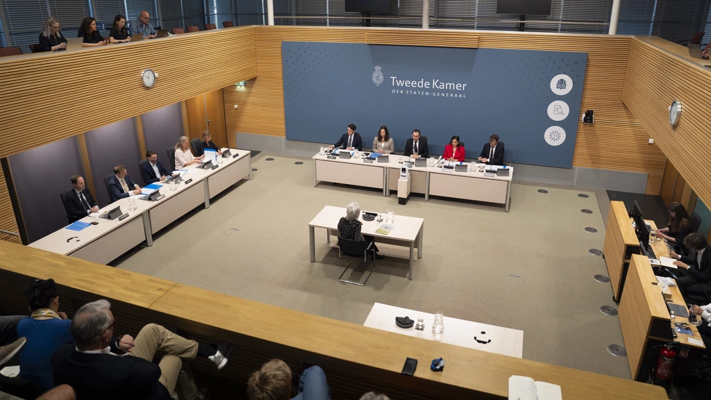Op de publieke tribune bij coronacommissie: van 'fake news' tot vragen over vaccins