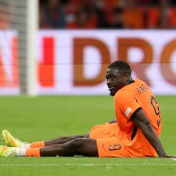 Brobbey valt voor rust uit bij duel Oranje, Meerdink en Van Bommel debuteren
