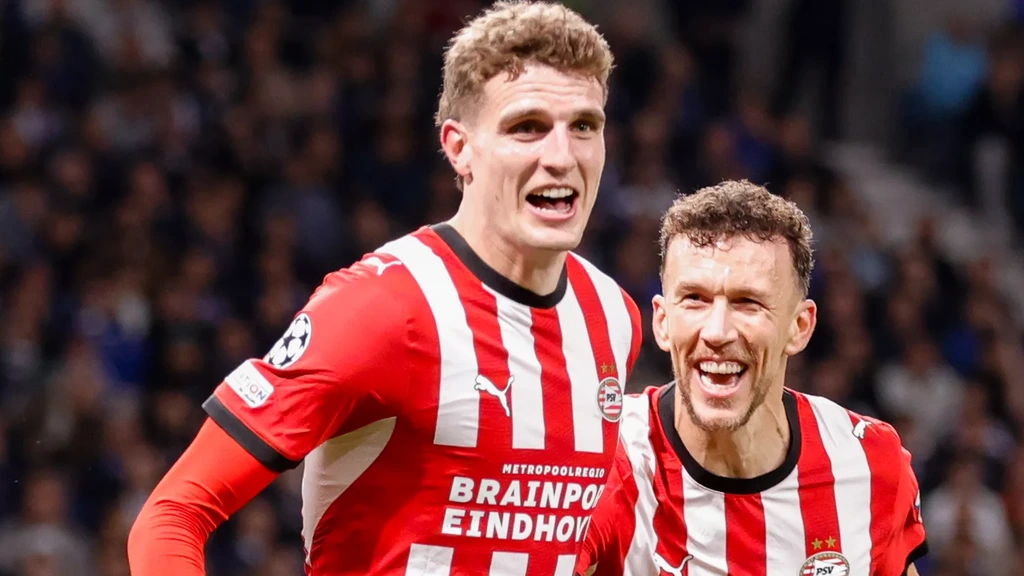 PSV knokt zich naar knappe zege op Farioli's Porto in Champions League
