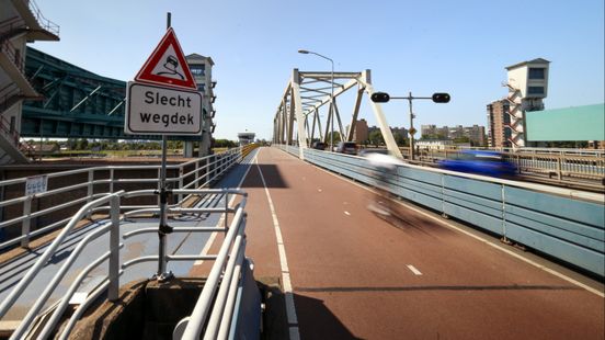 Maand lang uur extra reistijd voor automobilisten: neem watertaxi of werk thuis, vermijd veerpont