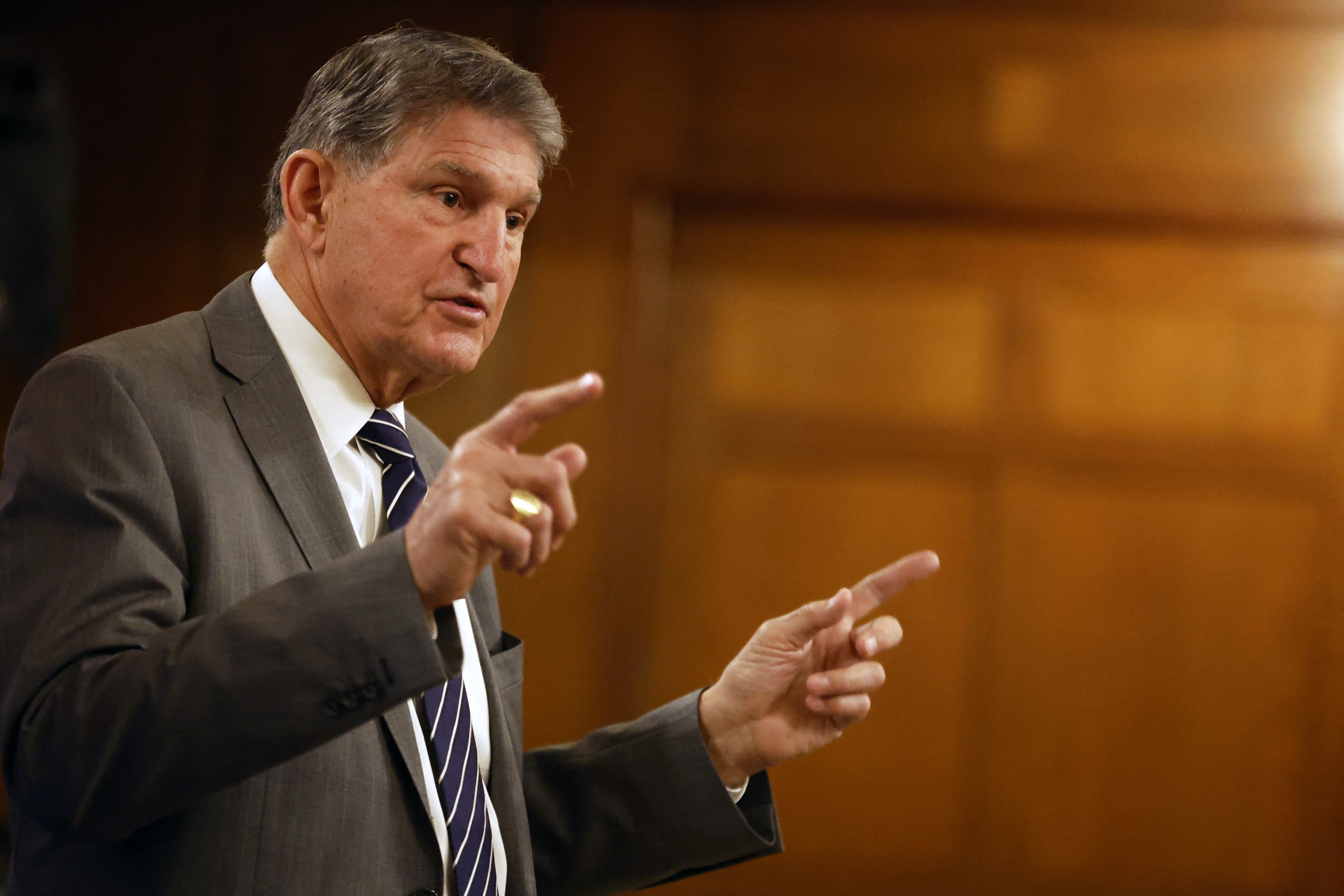 Inside Joe Manchin's new quest to elect more Independents to Congress