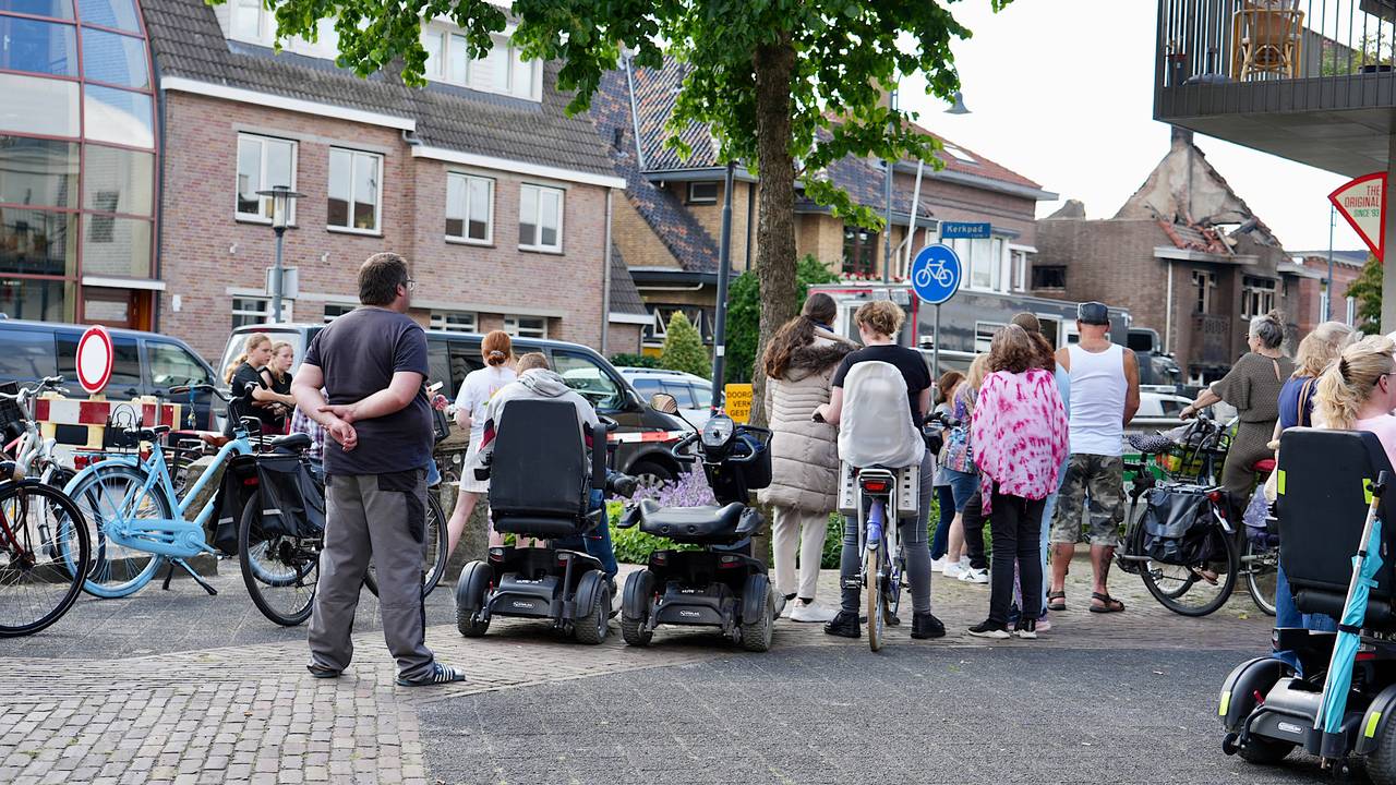 Afgebrand huis Rijen: buurt hoopt op een wonder voor 'paradijsvogel' Kees
